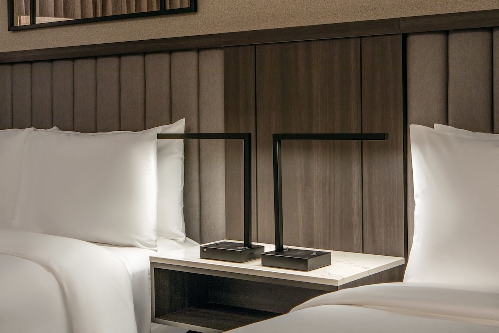 The Artisan at Tuscan Village, Salem, a Tribute Portfolio Hotel 12/50