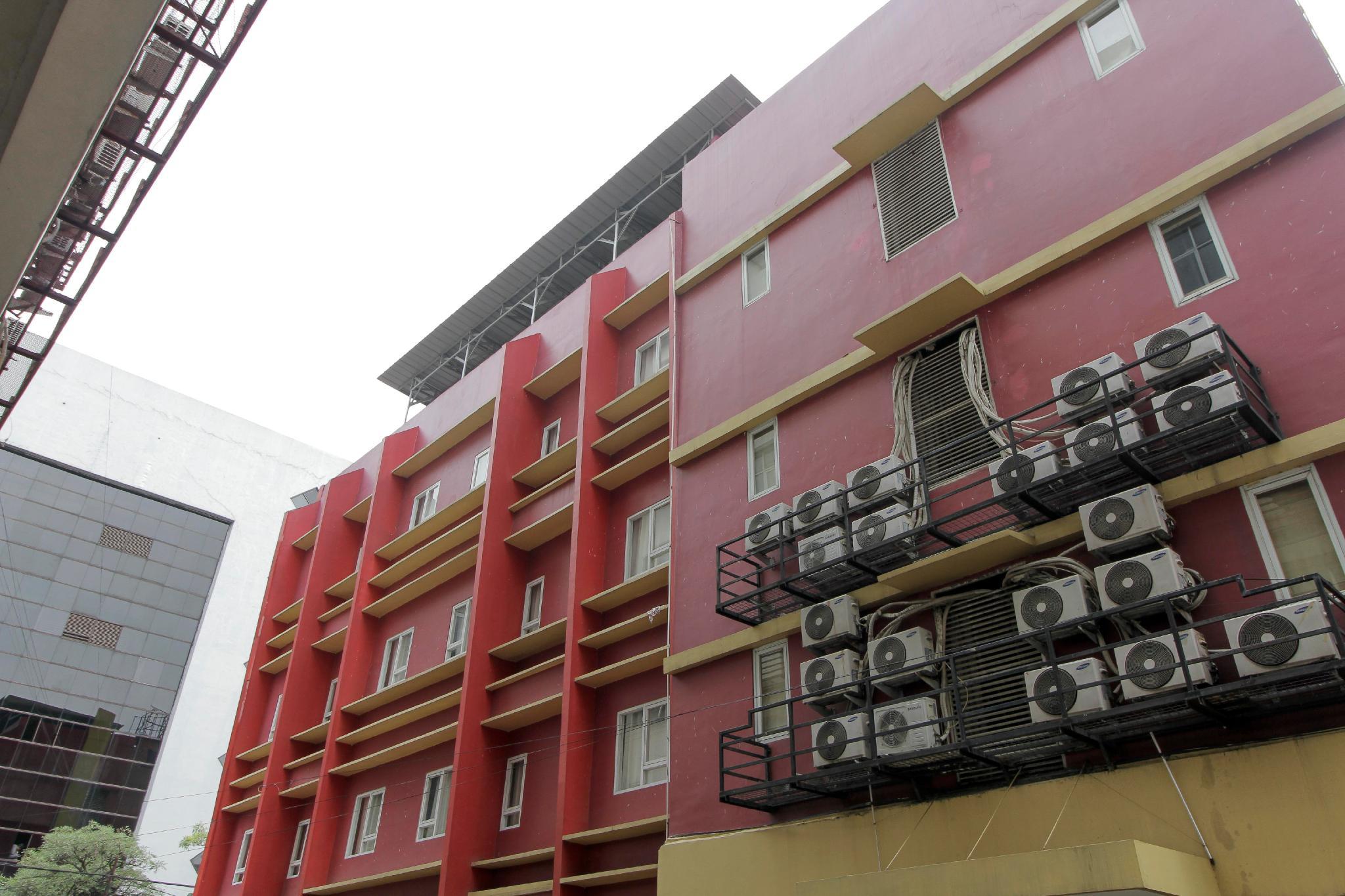 Reddoorz Plus Near Galaxy Bekasi 2/22