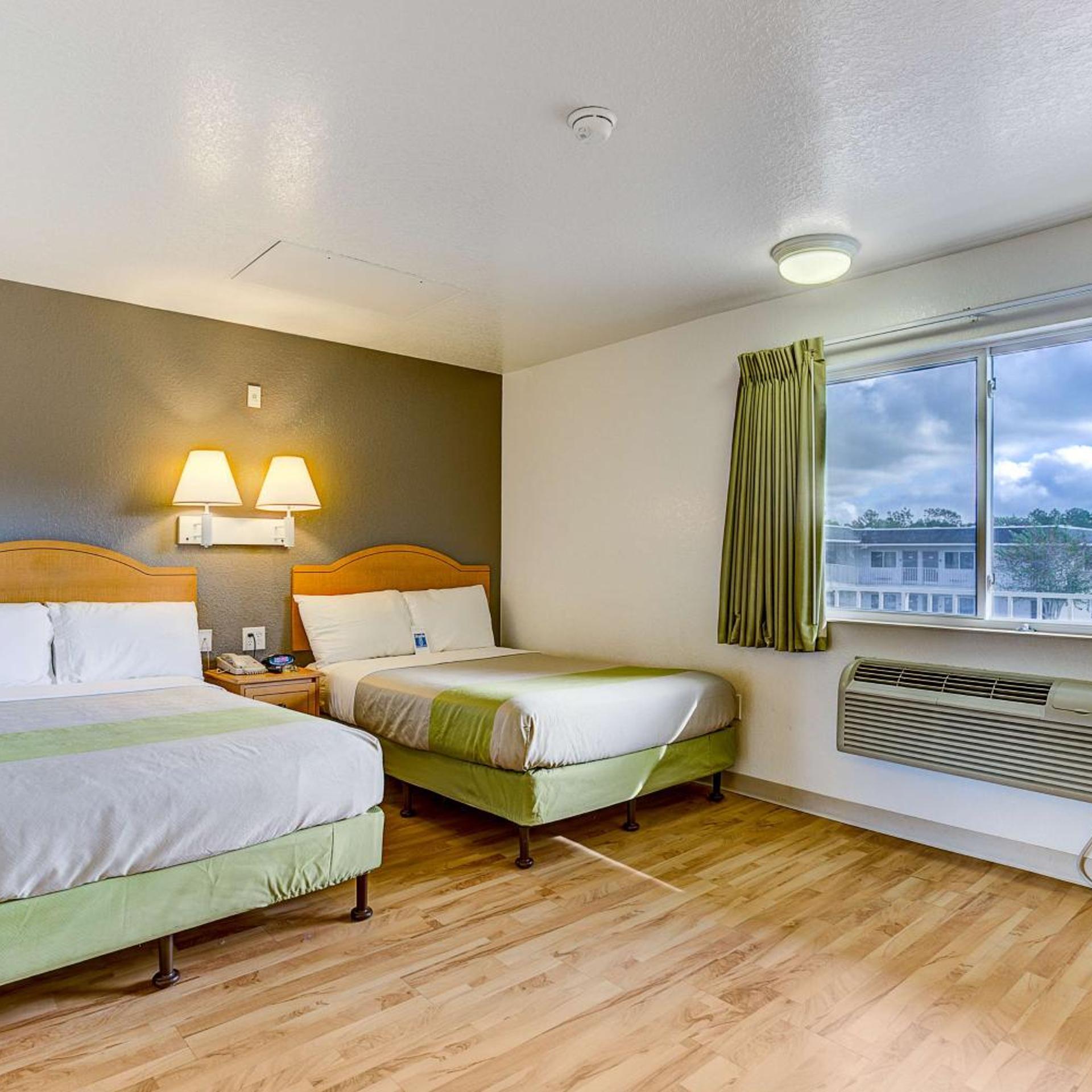ROOM, QUADRUPLE, ACCESSIBLE
