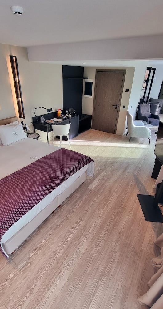 S Hotel Boutique Thessaloniki 42/54