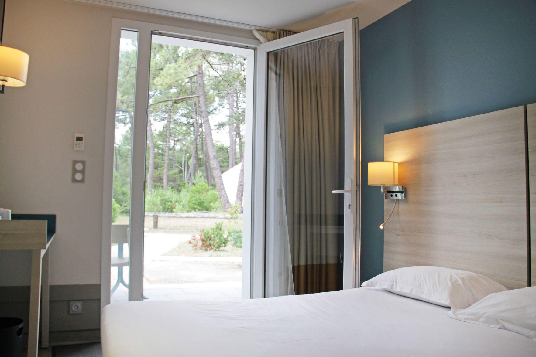 Small Double, Double or Twin Bed