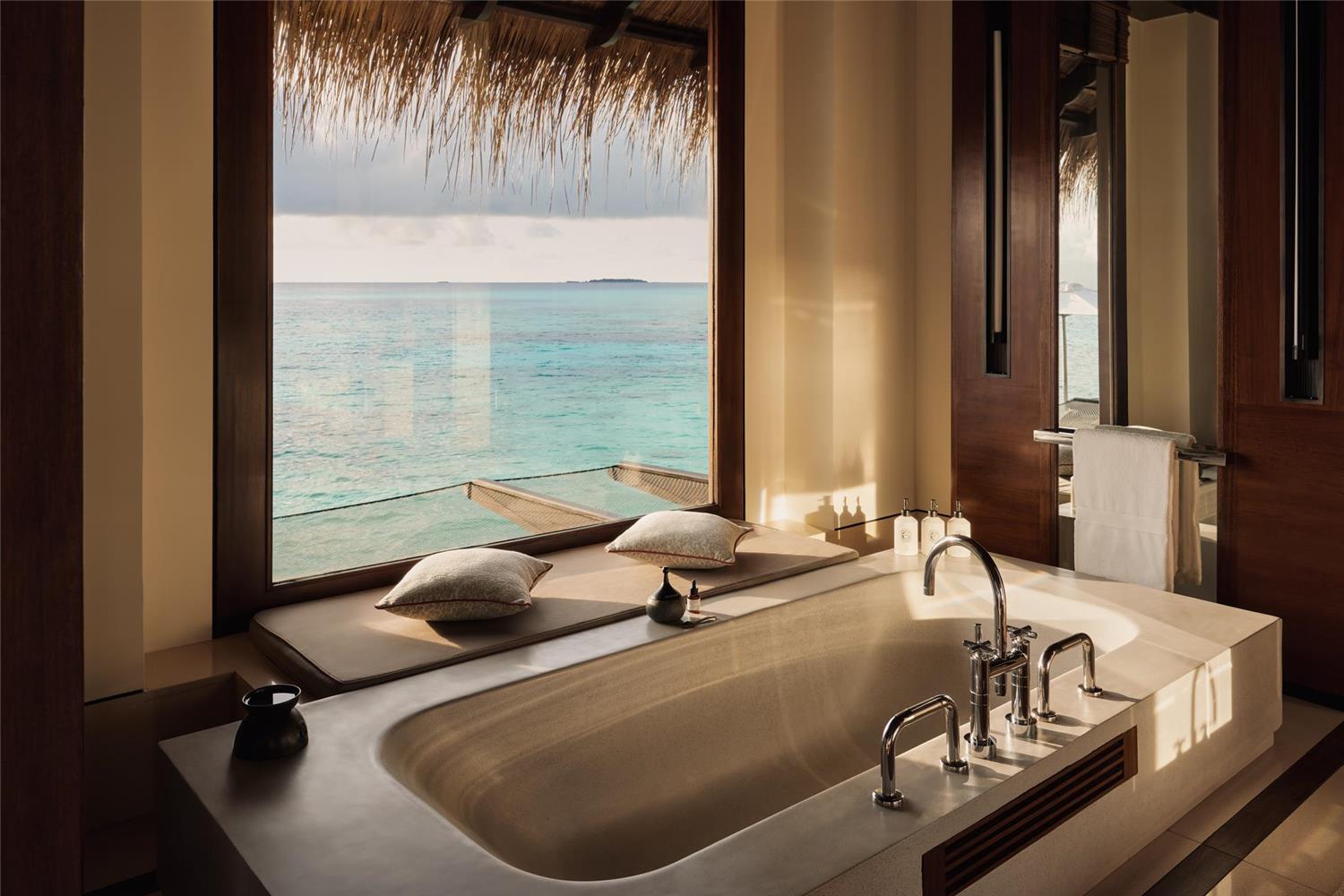 Water Villa, Queen Bed