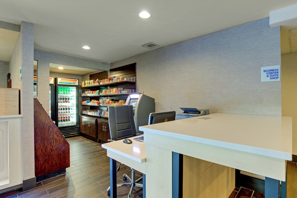 Holiday Inn Express Nashville W I40/Whitebridge Rd 40/47