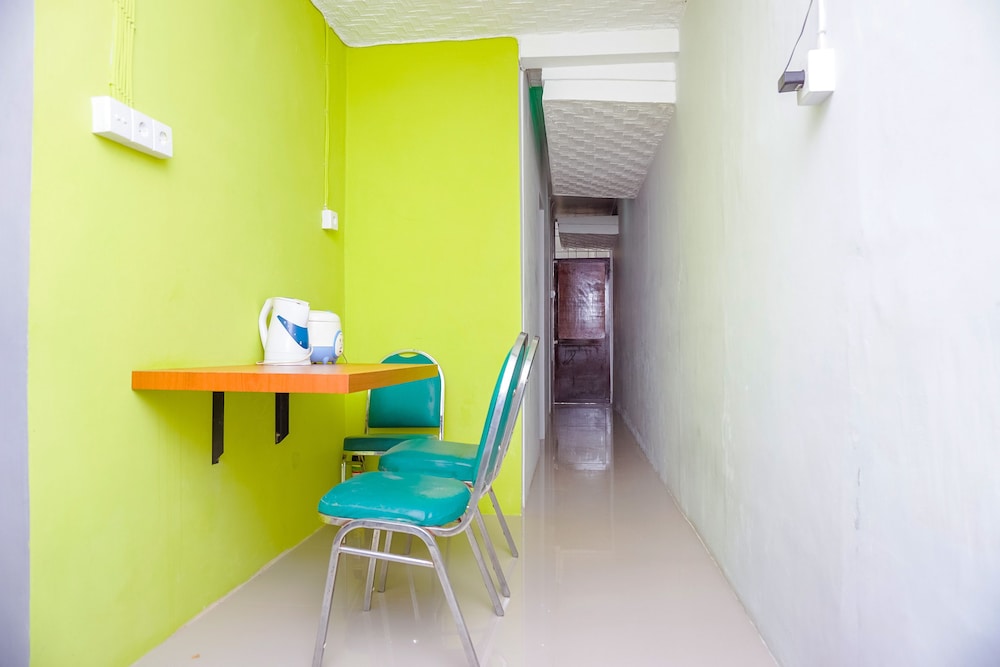 Hotel O Jalan Jenderal Sudirman Near Imam Bonjol Square Formerly Nelvi Guest House 37/50