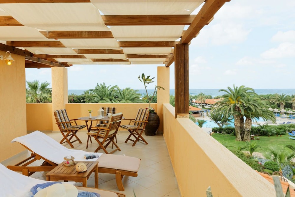 Anissa Beach and Village Hotel 70/80