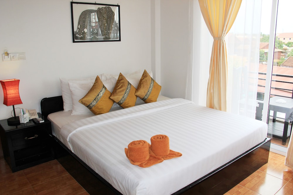 Golden Orchid Angkor 20/61