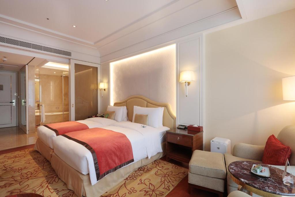 Hollywood, Prestige, Twin Beds