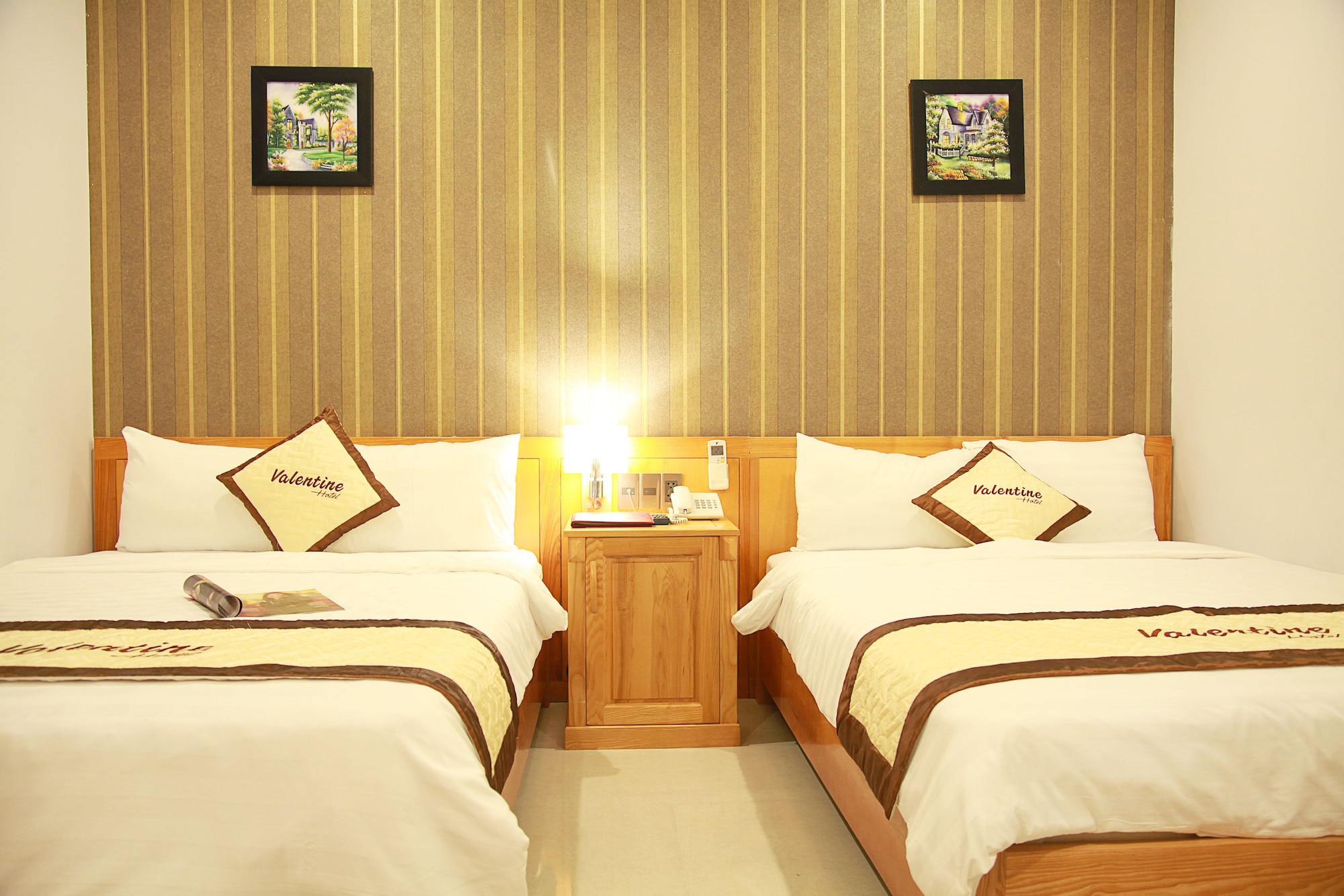 ROOM, QUADRUPLE