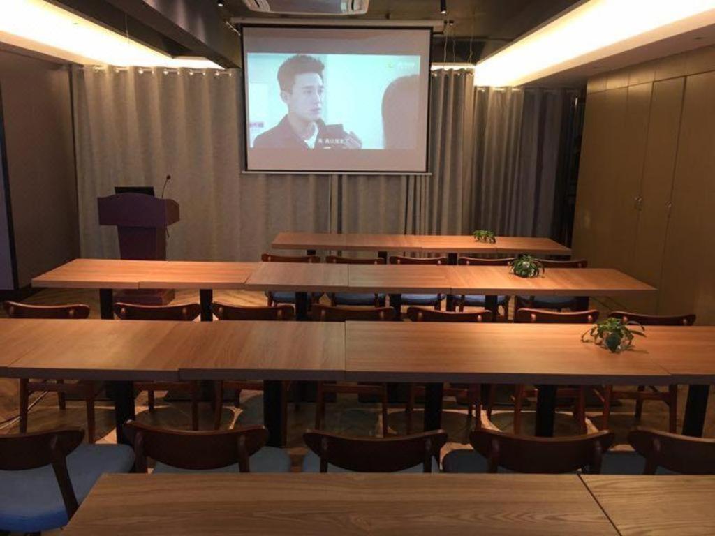 Borrman Hotel Guilin North Railway Station Hengda Square 39/49