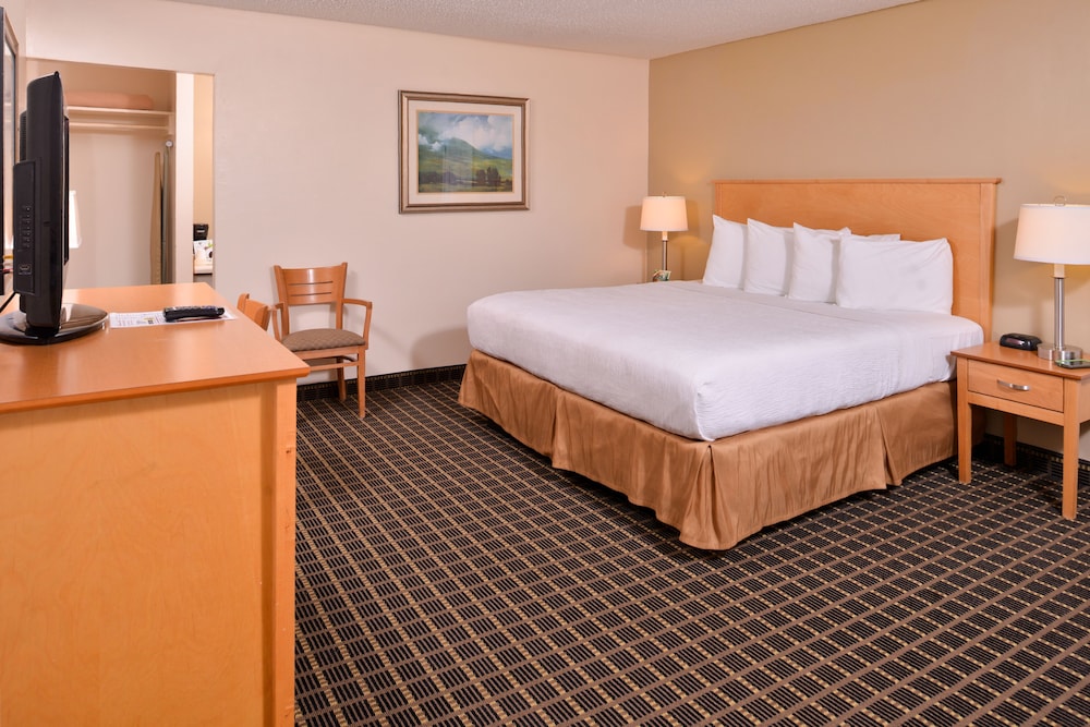 ROOM, KING BED