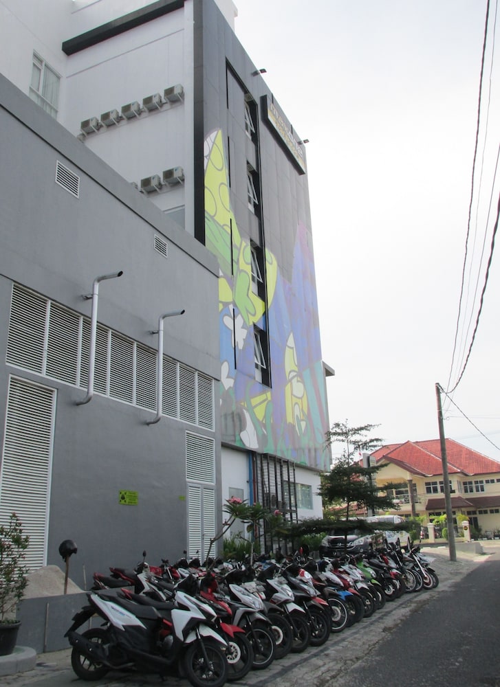 DK Belstar Hotel Belitung 33/36