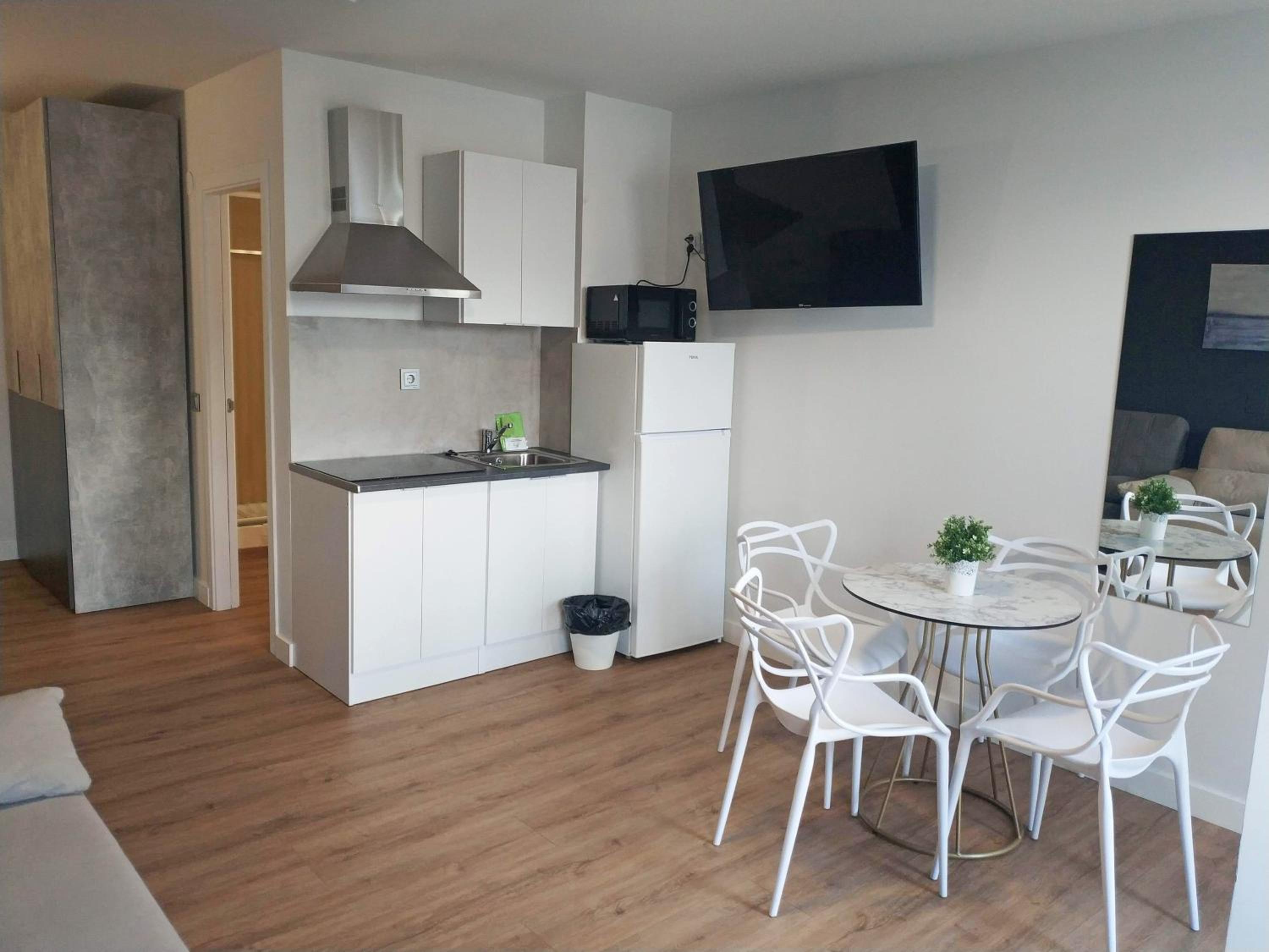 Hi Apartments Santander 3000 10/15