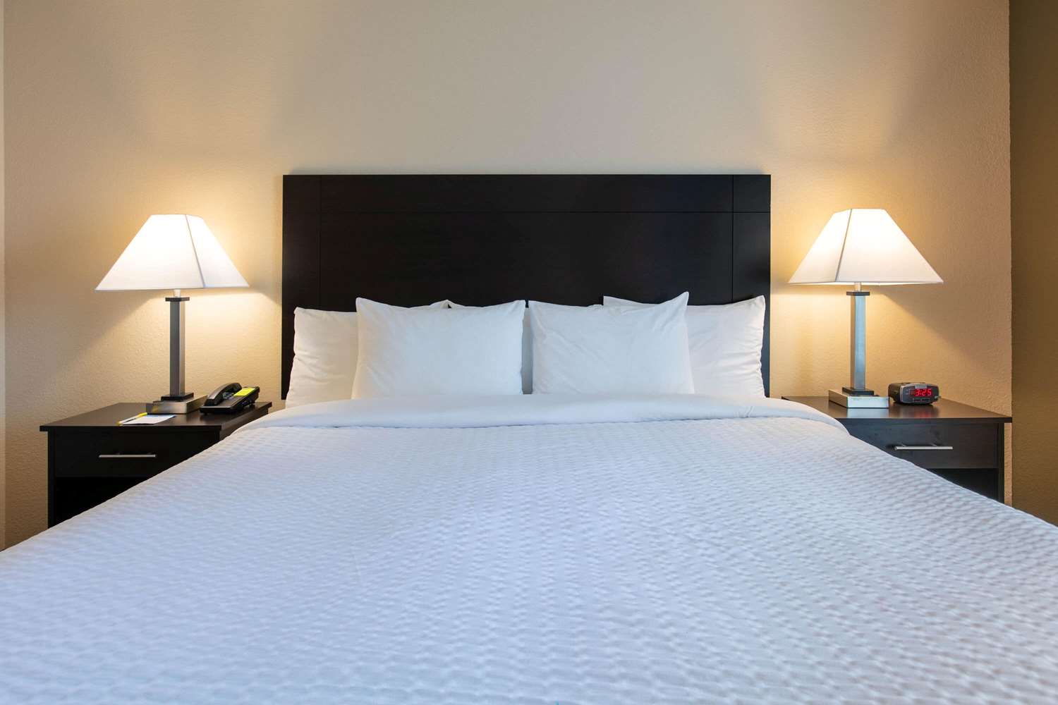 Days Inn And Suites By Wyndham Florence Jackson Area 33/50