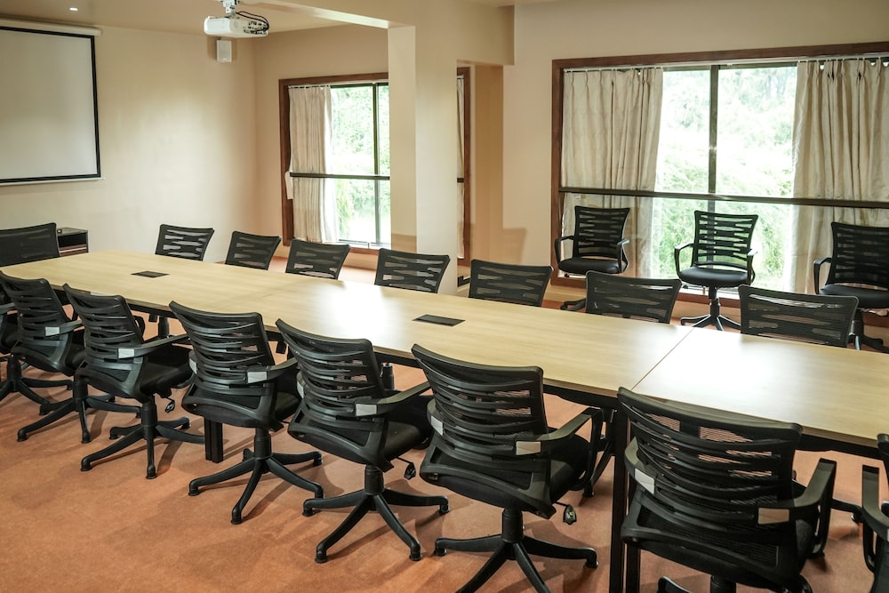 Nest Beacon Hotel Daman 31/33
