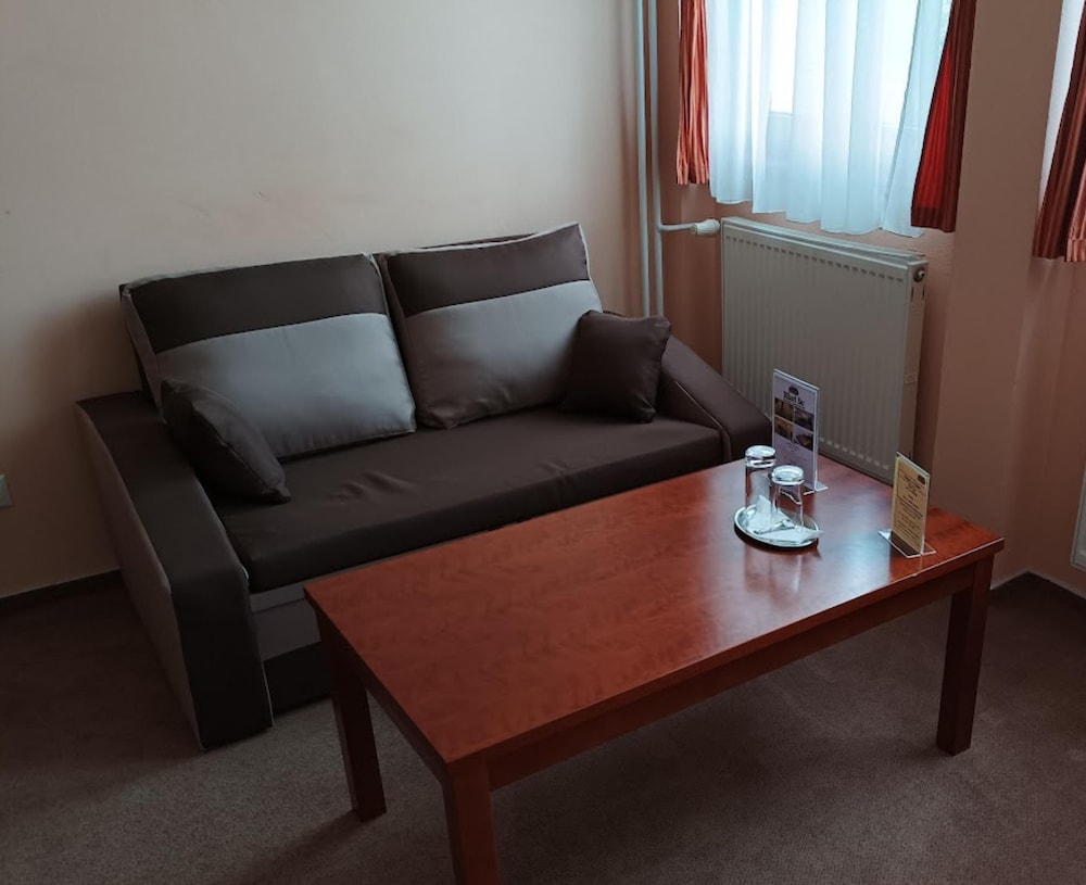 Hotel Podhradie 27/50