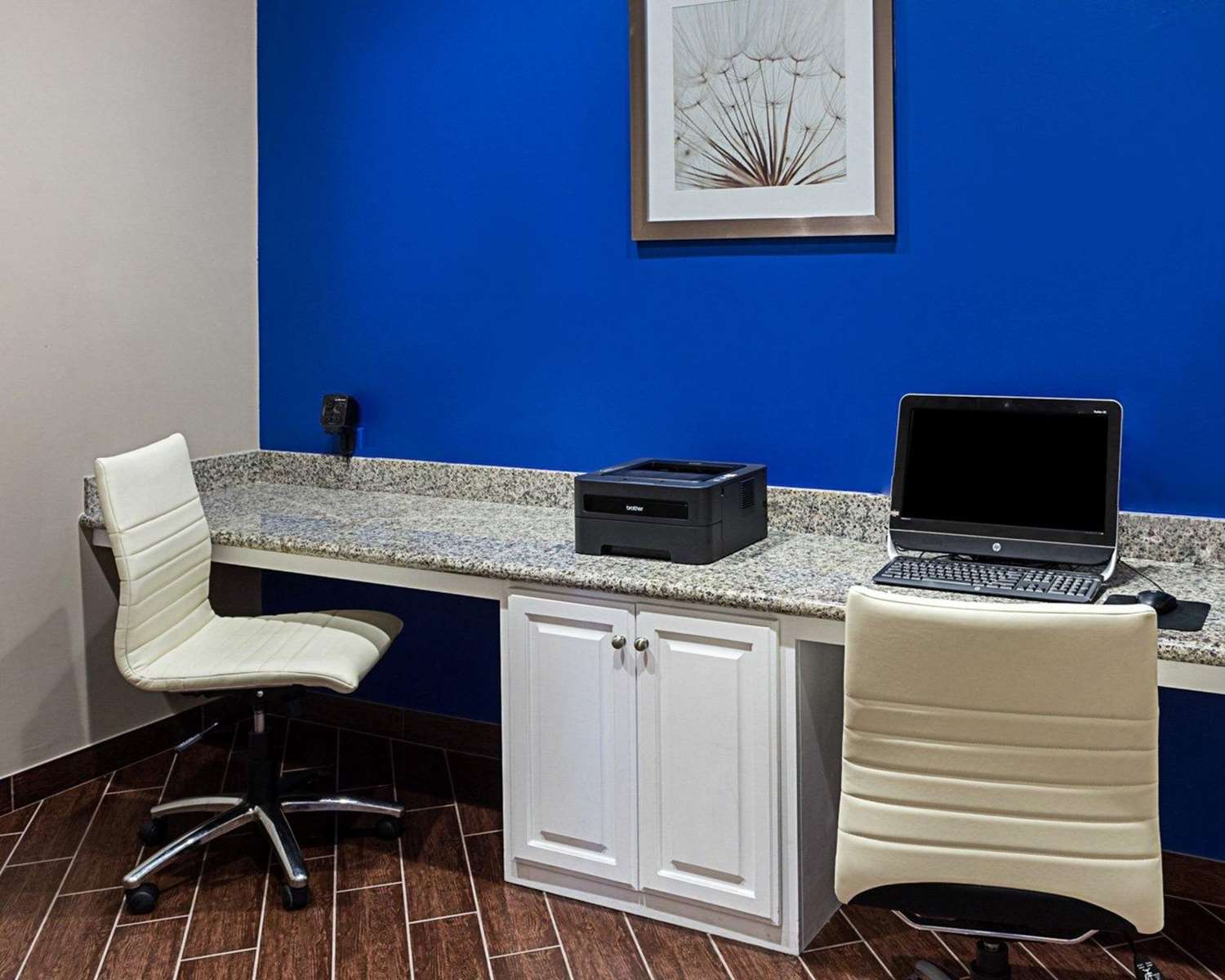 Comfort Suites Near Tanger Outlet Mall 18/18