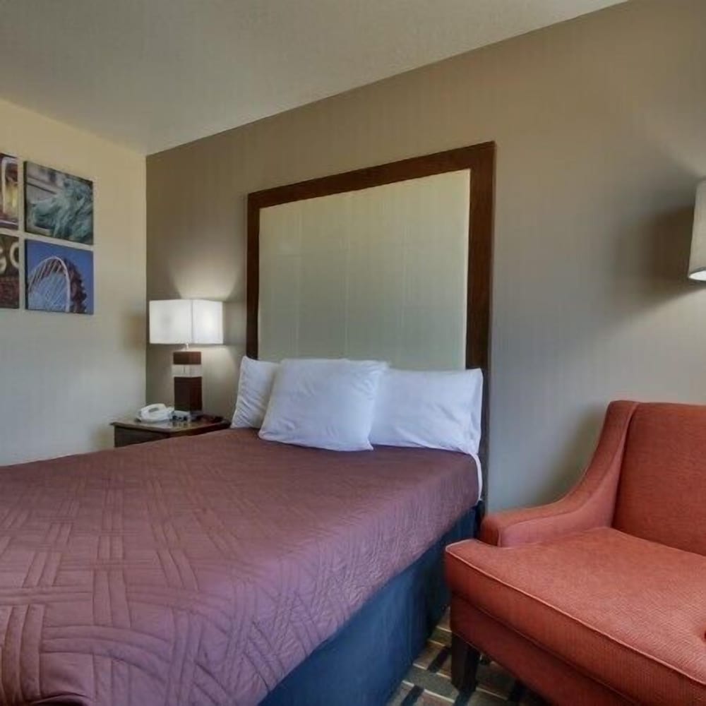 HERITAGE GRAND INN 28/100