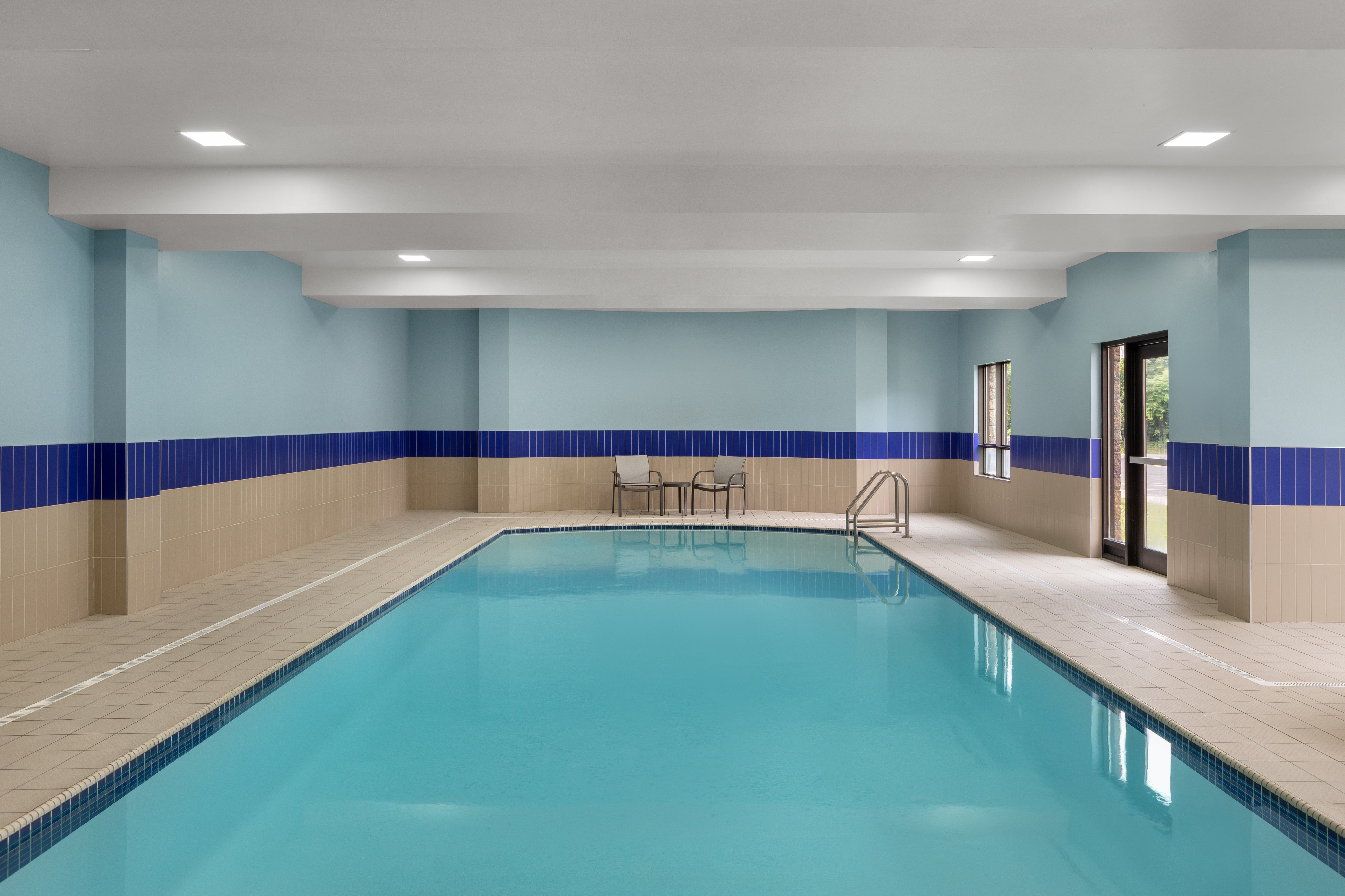 Holiday Inn Express Hotel And Suites Brockville 37/78