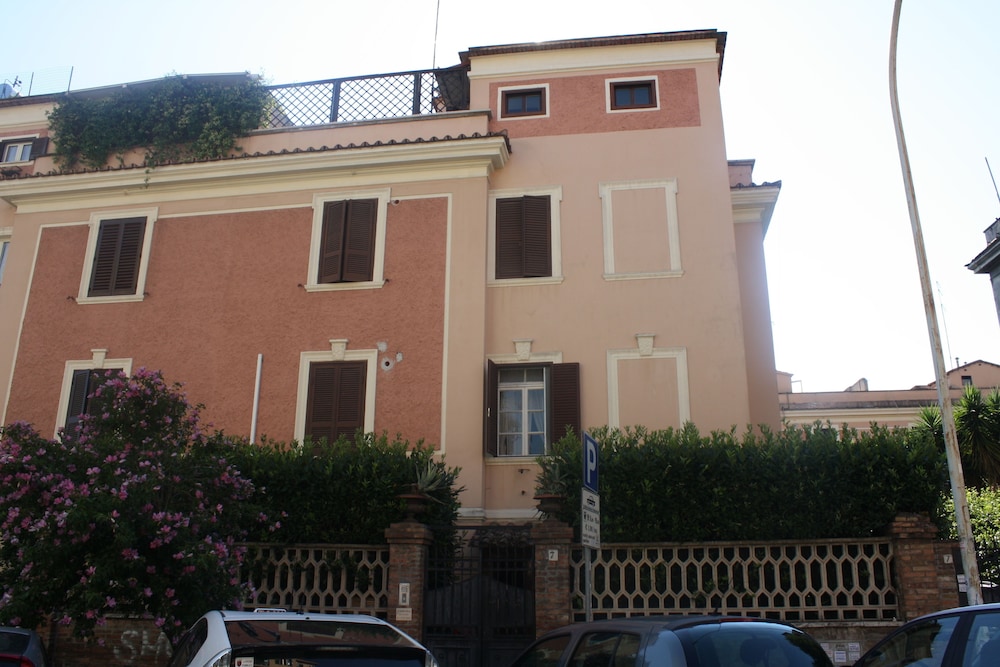 St John Villa B B 2/49