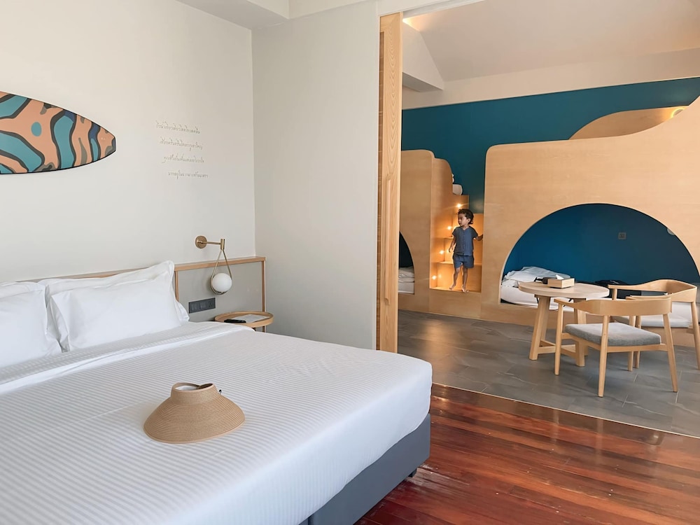 Family Suite, 2 Double Beds, Ocean Wing