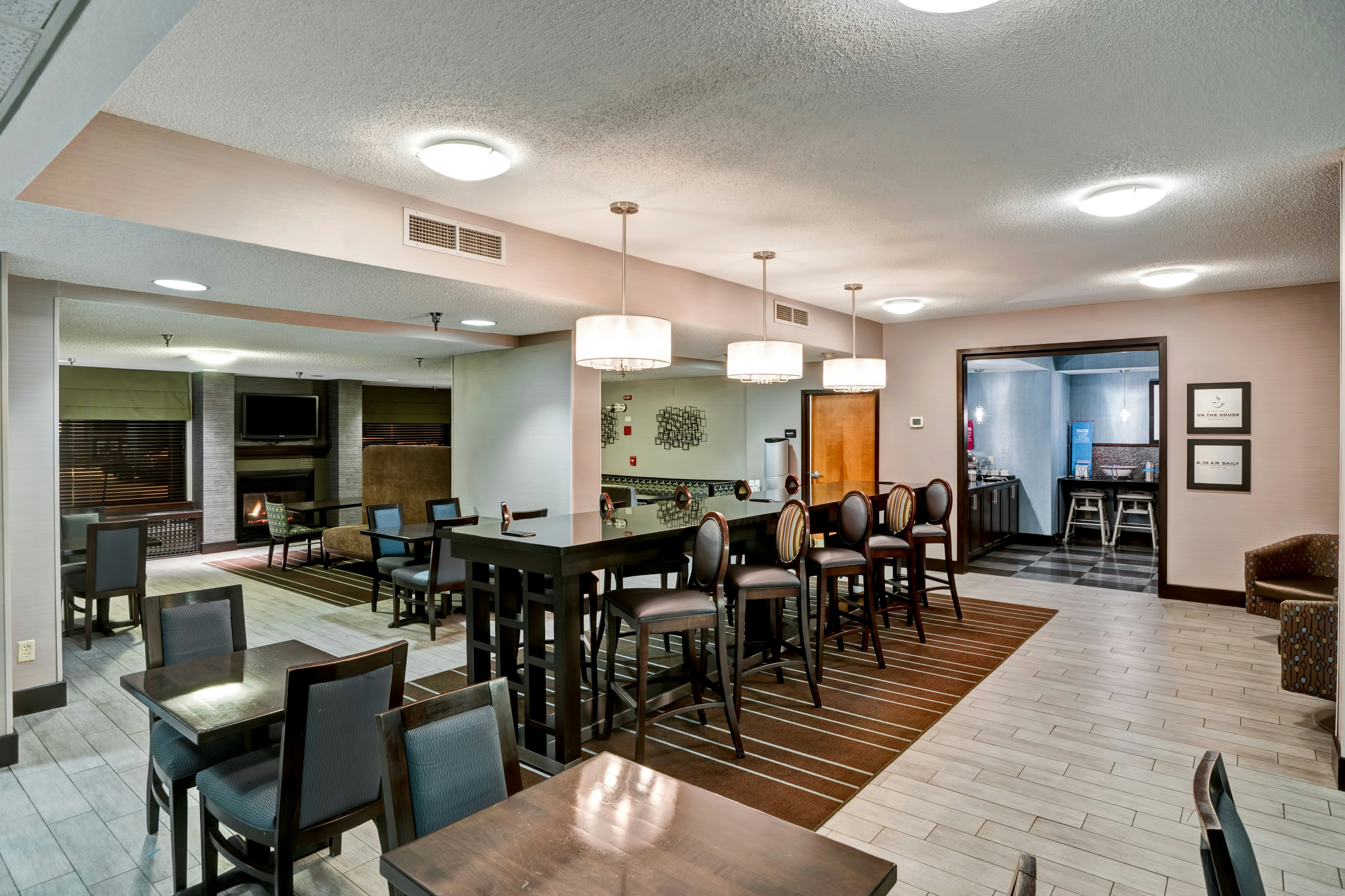 Hampton Inn State College 30/43