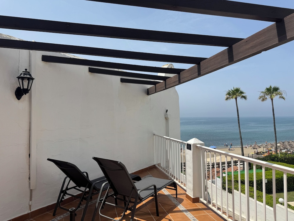 Macdonald Leila Playa Club in MIJAS COSTA