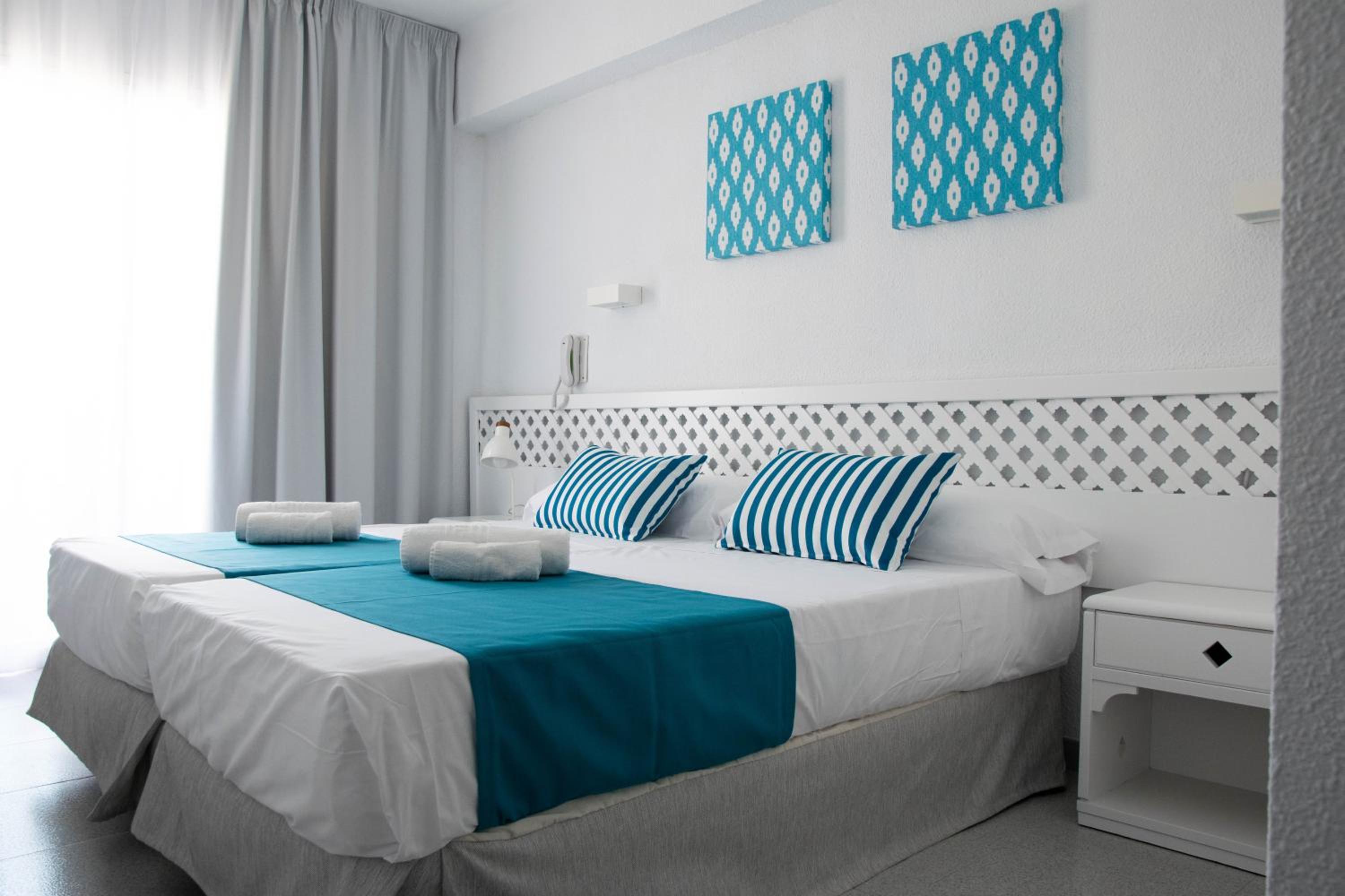 Room, Triple, Balcony