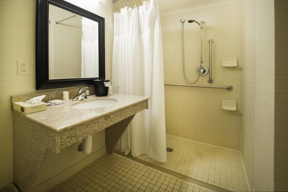 Fairfield Inn And Suites By Marriott Burley 10/31