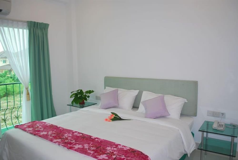 2 BEDROOMS, APARTMENT, KING AND TWIN BEDS