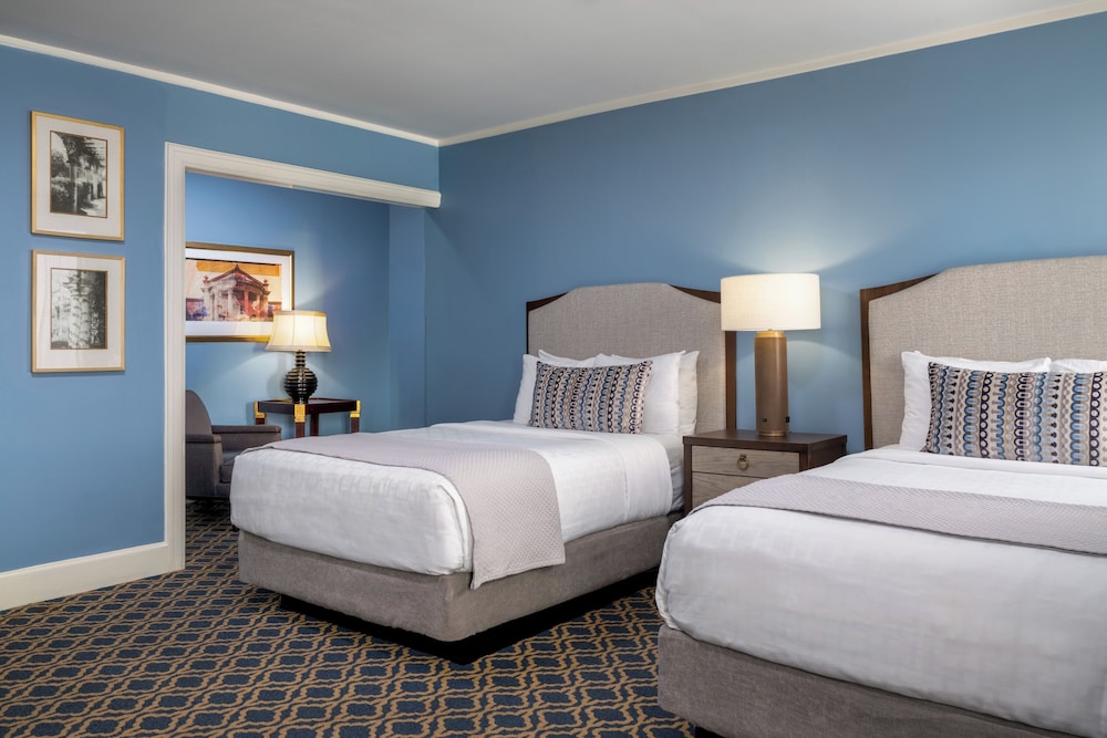 Francis Marion Hotel 18/65