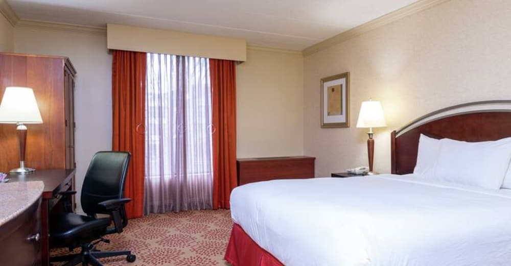ROOM, QUEEN BED, ACCESSIBLE