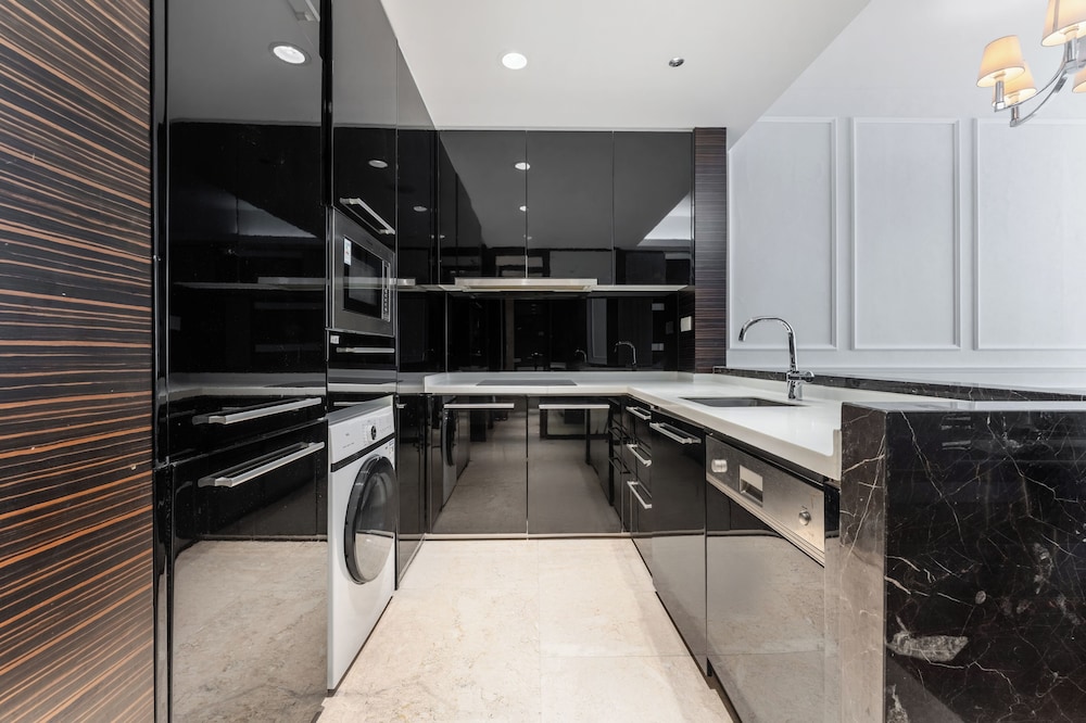 Side Apartment 28/50
