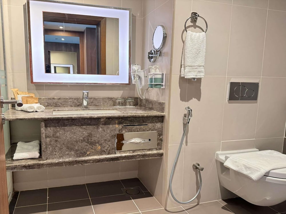 نوفوتيل جازان(Novotel Jazan Hotel) 75/76