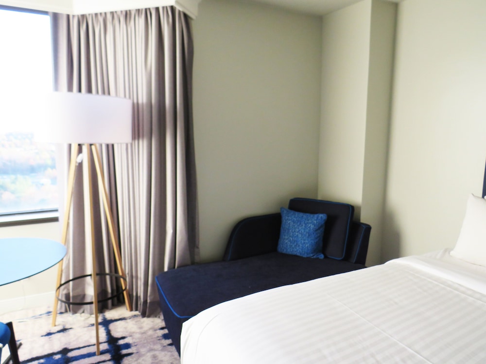Crowne Plaza College Park Washington DC 24/79