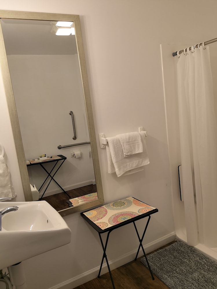 Apple Inn And Suites 50/50