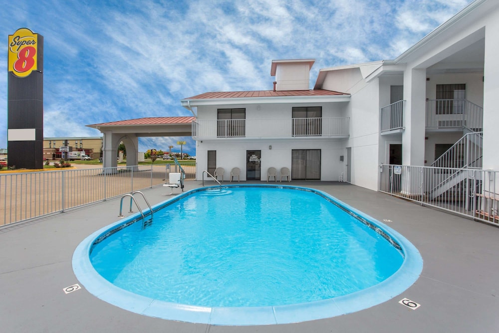 Super 8 by Wyndham Springdale AR 1/30