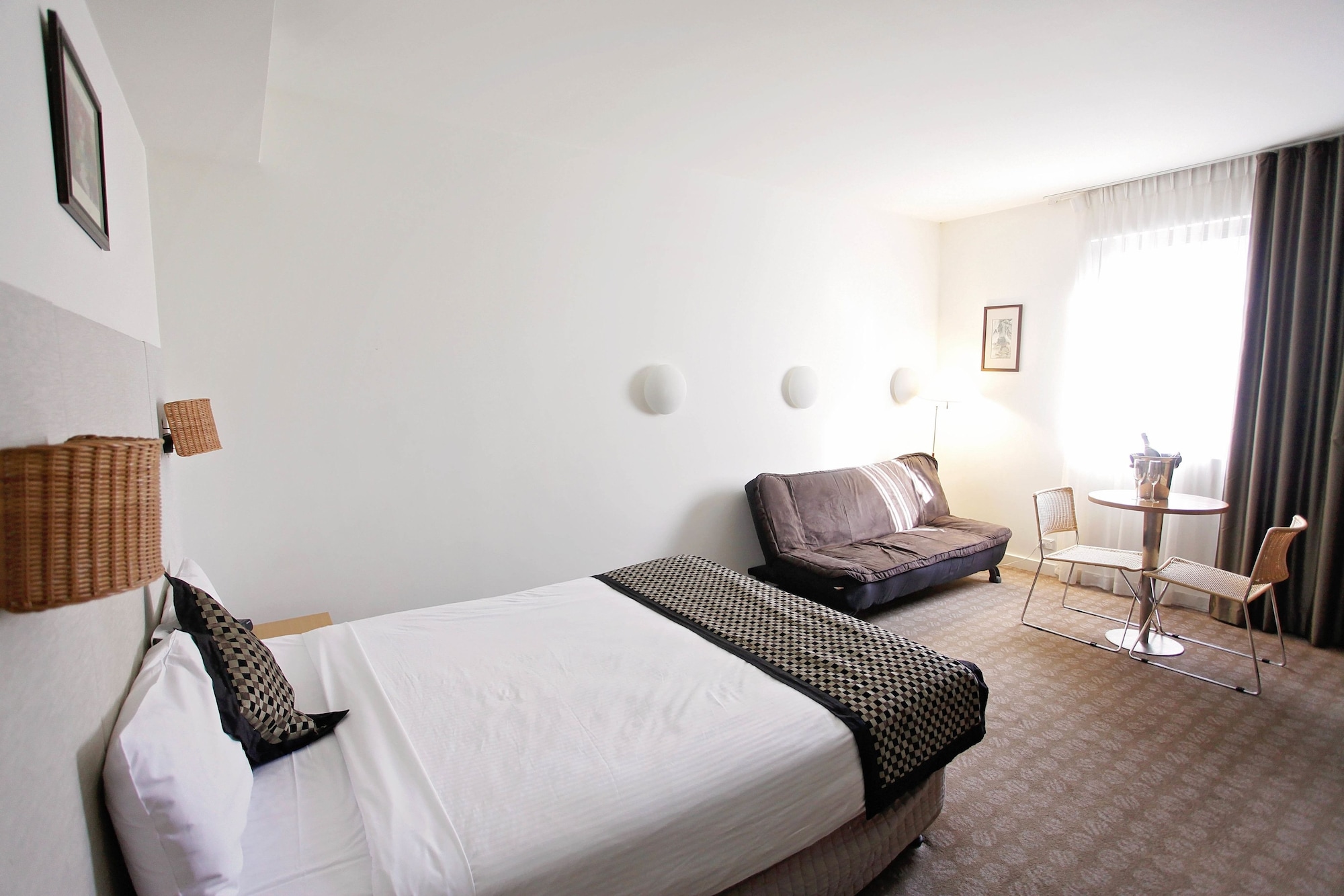Room, King Bed, Golden Pebble Hotel 3/9