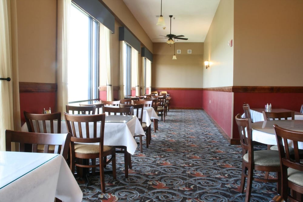 Grand Plaza Hotel 26/34