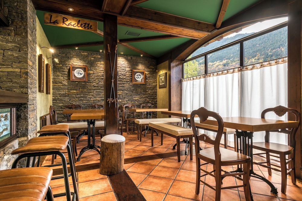 Suite Aparthotel & Spa Eth Refugi d'Aran 39/50