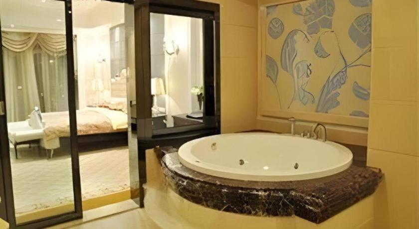Country Garden Phoenix Hotel Yunfu 34/35