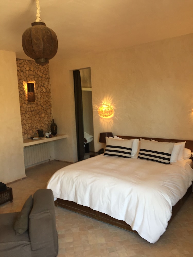The Capaldi Hotel 6/50