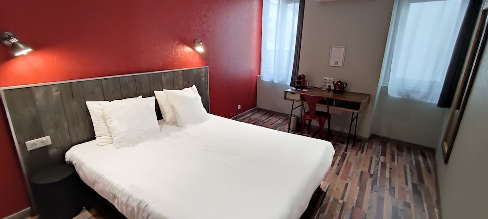 Logis Hotel Yseria - Historical Center 17/58