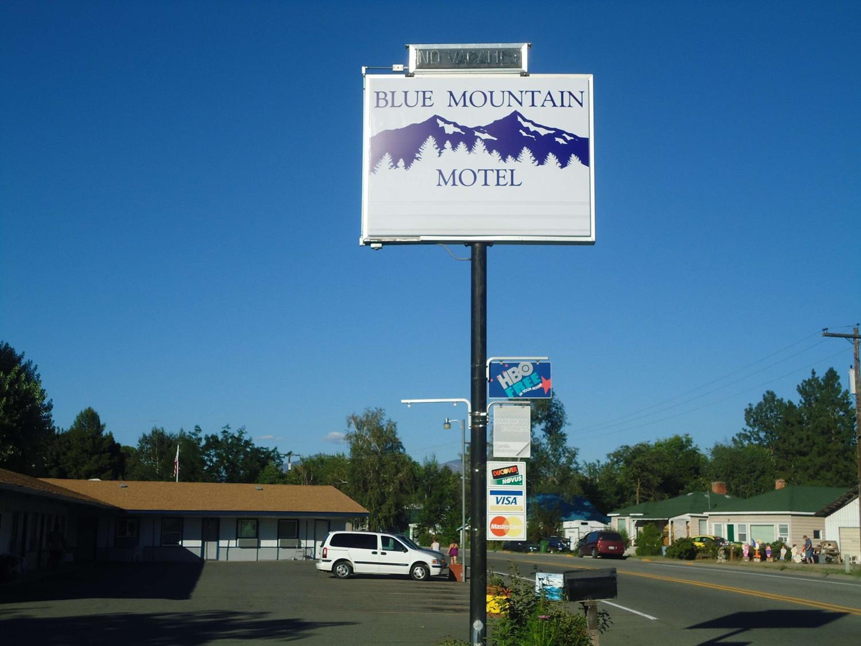 Blue Mountain Motel Okanogan 4/20