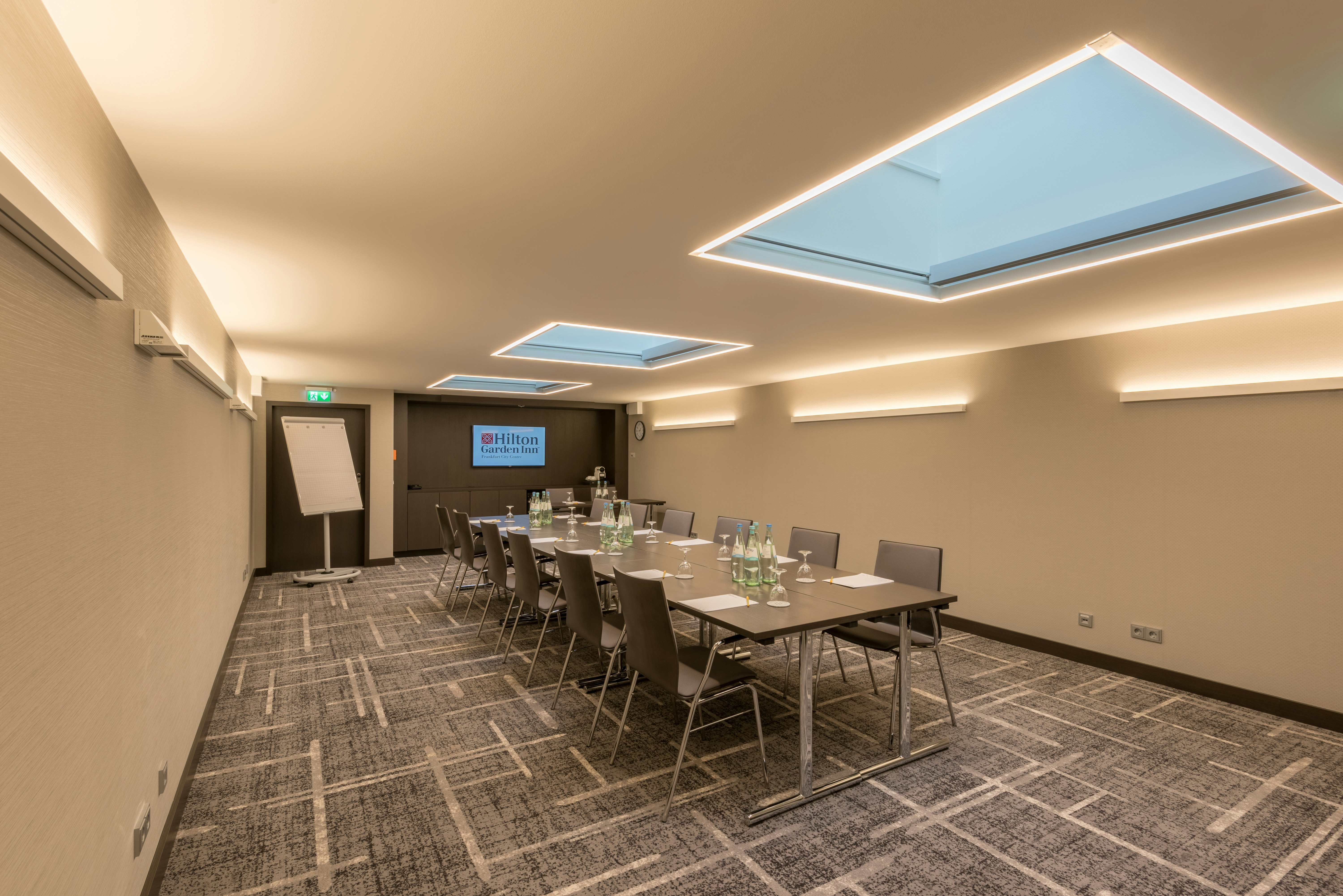 HILTON GARDEN INN FRANKFURT CITY CENTRE 48/56