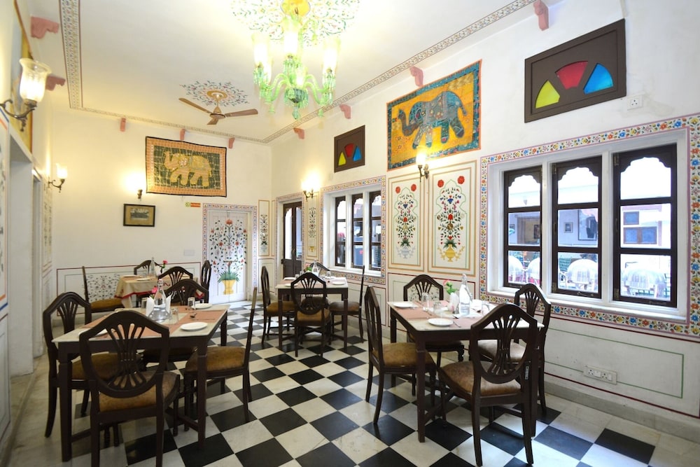 Mahal Khandela 20/32