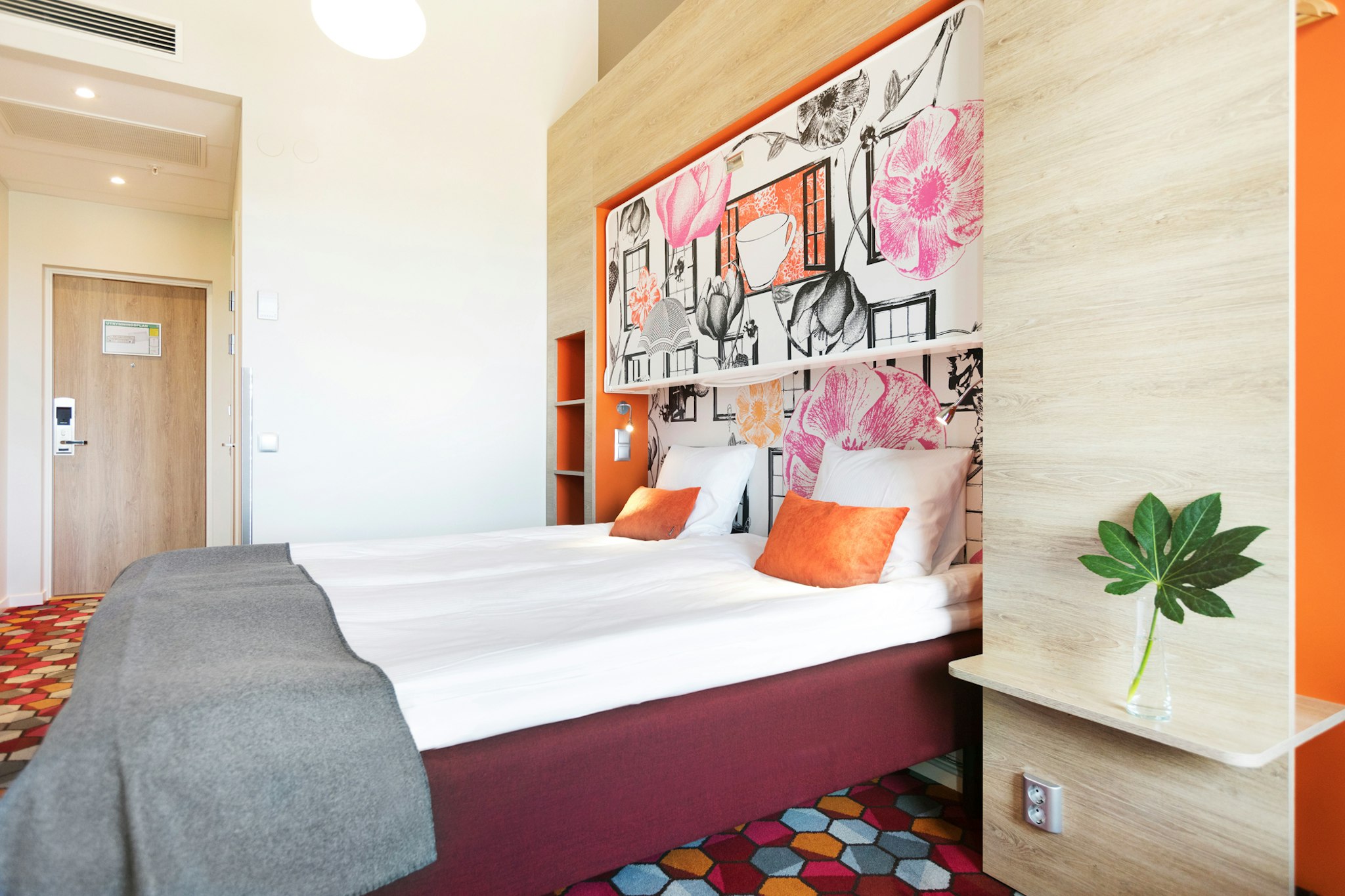 ROOM, TRIPLE