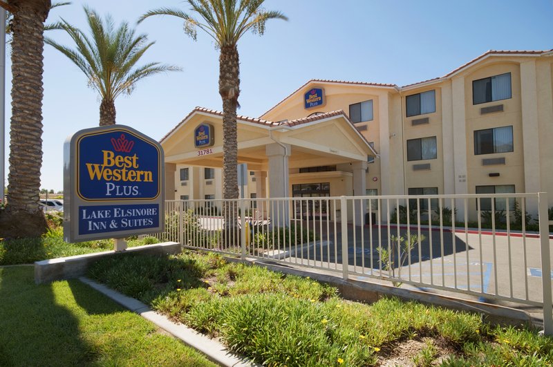 Best Western Plus Lake Elsinore Inn & Suites 51/53
