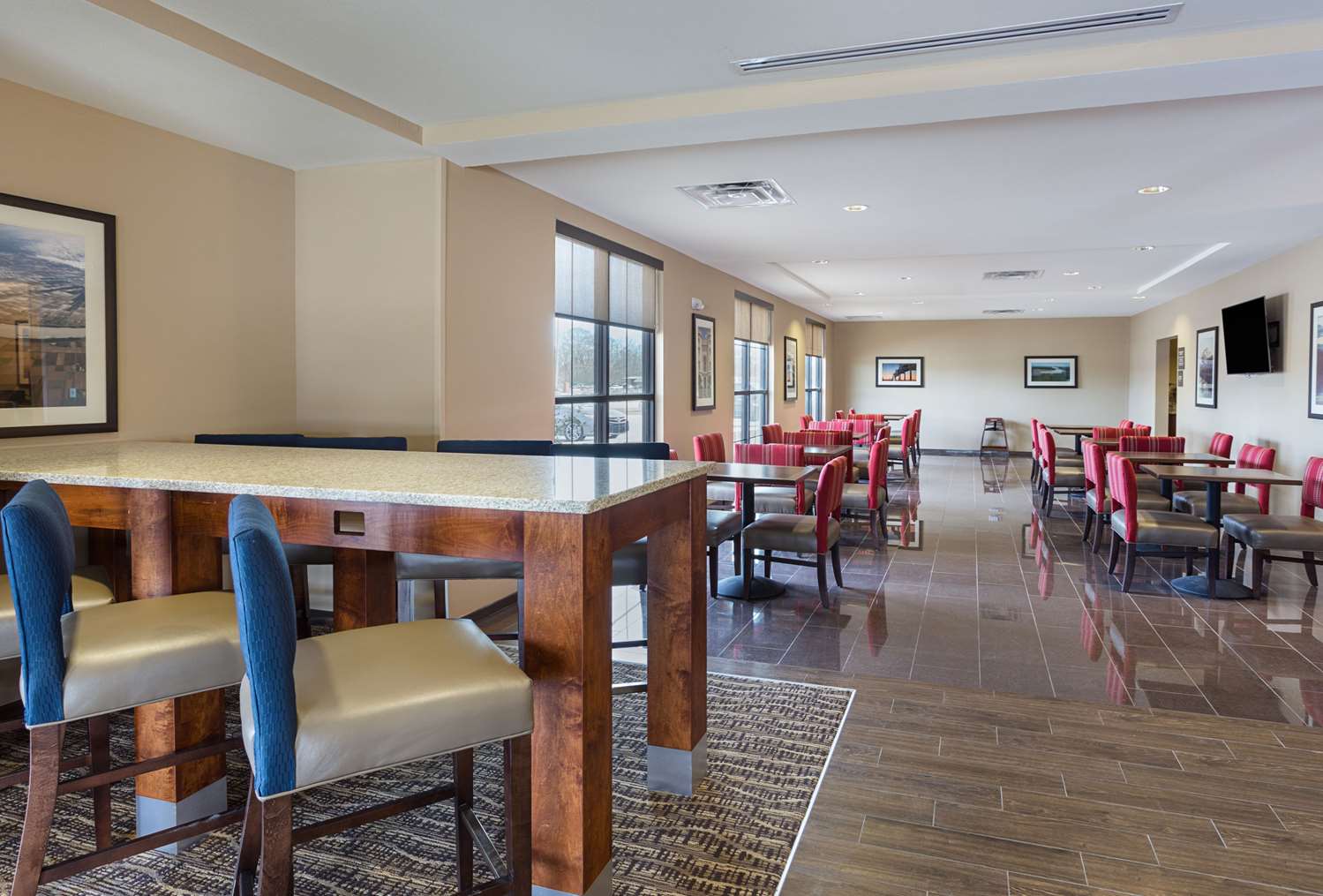Comfort Inn & Suites Zachary, LA 32/41