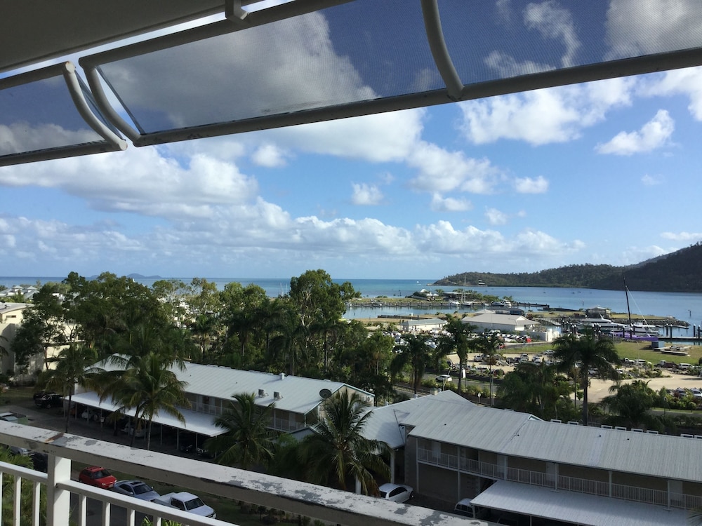 Coral Sea Vista Apartments 7/58