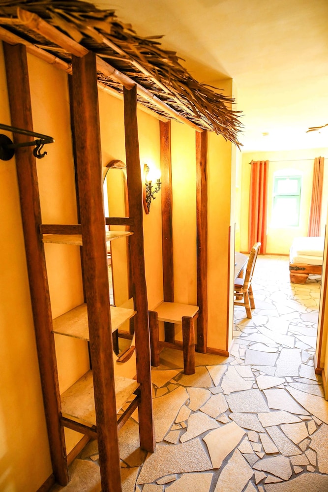 Backstage Hotel 18/31